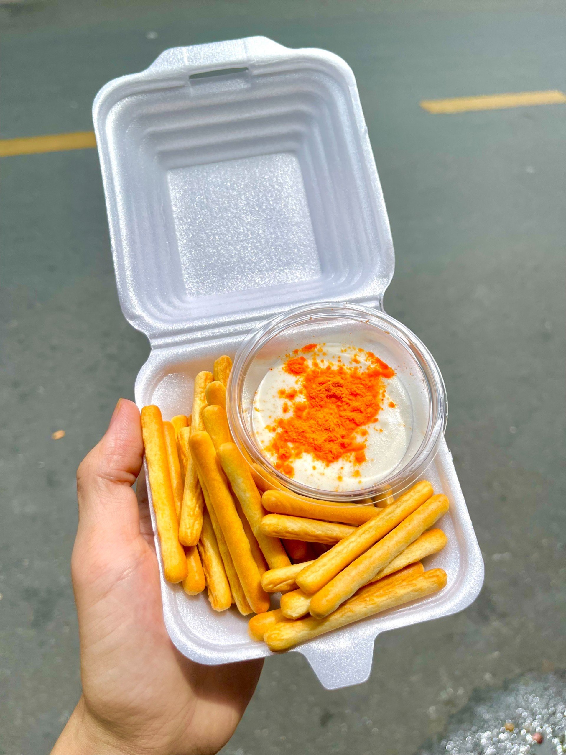 Bánh que bơ sốt phô mai